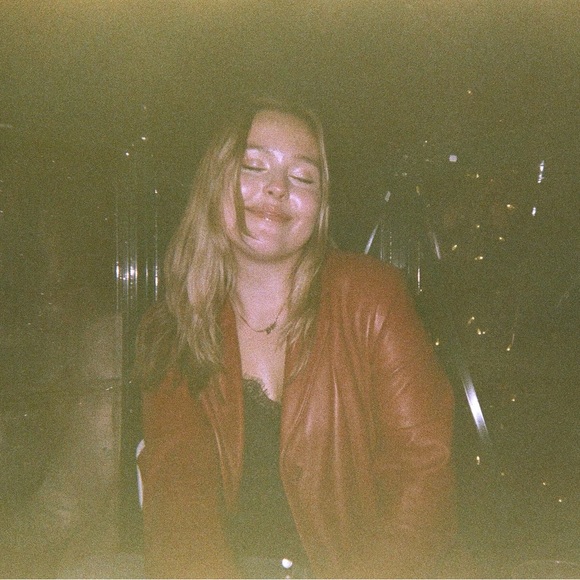 Meet your Posher, Erin - Picture 1 of 1